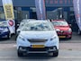 Peugeot 2008 1.2 PureTech 110pk Allure - Blanc Bancuise - Clima/Cruise/Carplay