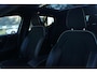 Volvo XC40 Recharge P8 AWD R-Design | Panoramadak | 20" Lichtmetalen velgen | Warmtepomp | Apple carplay/ Android auto | Electronic Climate Control | Verwarmde voorstoelen |