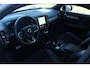 Volvo XC40 Recharge P8 AWD R-Design | Panoramadak | 20" Lichtmetalen velgen | Warmtepomp | Apple carplay/ Android auto | Electronic Climate Control | Verwarmde voorstoelen |