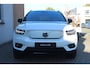 Volvo XC40 Recharge P8 AWD R-Design | Panoramadak | 20" Lichtmetalen velgen | Warmtepomp | Apple carplay/ Android auto | Electronic Climate Control | Verwarmde voorstoelen |