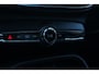 Volvo XC40 Recharge P8 AWD R-Design | Panoramadak | 20" Lichtmetalen velgen | Warmtepomp | Apple carplay/ Android auto | Electronic Climate Control | Verwarmde voorstoelen |