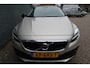 Volvo V40 Cross Country 1.5 T3 Polar+ Luxury Bij ons bedrijf in onderhoud geweest met winterbanden