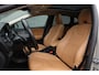Volvo V40 Cross Country 1.5 T3 Polar+ Luxury Bij ons bedrijf in onderhoud geweest met winterbanden