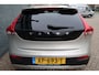 Volvo V40 Cross Country 1.5 T3 Polar+ Luxury Bij ons bedrijf in onderhoud geweest met winterbanden