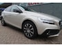 Volvo V40 Cross Country 1.5 T3 Polar+ Luxury Bij ons bedrijf in onderhoud geweest met winterbanden