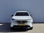 Peugeot 5008 1.6 Plug-in Hybrid 195 Allure 7p | Stoel- en Stuurwielverwarming | 360 Camera | Adaptive Cruise Control | Trekhaak Afneembaar |