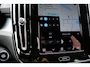 Volvo XC40 B4 Plus Dark | Trekhaak | Verwarmbare voorstoelen, stuurwiel en voorruit | Premium audio by Harman Kardon | Apple carplay/Android auto