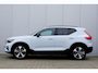 Volvo XC40 B4 Plus Dark | Trekhaak | Verwarmbare voorstoelen, stuurwiel en voorruit | Premium audio by Harman Kardon | Apple carplay/Android auto