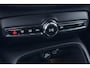 Volvo XC40 2.0 B3 Plus Black Edition | Pilot Assist | Harman/Kardon | BLIS | Stoel- stuurverwarming | 20 inch
