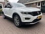 Volkswagen T-Roc 1.5 TSI 150pk Automaat Navi, ACC, 18" LMV, Trekhaak afn.