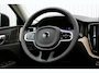 Volvo XC60 T6 Plug-in hybrid AWD Ultra Dark | Luchtvering | Panoramadak | Trekhaak | Verwarmbare voorstoelen en stuurwiel | Verwarmde achterbank | Head-up display | 360 graden camera | Premium audio by Harman Kardon | Adaptieve cruise control & pilot assist | Volledig elektrisch verstelbare stoelen met geheugen