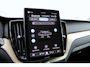 Volvo XC60 T6 Plug-in hybrid AWD Ultra Dark | Luchtvering | Panoramadak | Trekhaak | Verwarmbare voorstoelen en stuurwiel | Verwarmde achterbank | Head-up display | 360 graden camera | Premium audio by Harman Kardon | Adaptieve cruise control & pilot assist | Volledig elektrisch verstelbare stoelen met geheugen