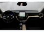 Volvo XC60 T6 Plug-in hybrid AWD Ultra Dark | Luchtvering | Panoramadak | Trekhaak | Verwarmbare voorstoelen en stuurwiel | Verwarmde achterbank | Head-up display | 360 graden camera | Premium audio by Harman Kardon | Adaptieve cruise control & pilot assist | Volledig elektrisch verstelbare stoelen met geheugen