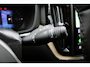 Volvo XC60 T6 Plug-in hybrid AWD Ultra Dark | Luchtvering | Panoramadak | Trekhaak | Verwarmbare voorstoelen en stuurwiel | Verwarmde achterbank | Head-up display | 360 graden camera | Premium audio by Harman Kardon | Adaptieve cruise control & pilot assist | Volledig elektrisch verstelbare stoelen met geheugen