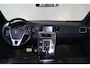 Volvo V60 T3 R-Design - Cruise control - Parkeersensoren achter - Navigatie - Trekhaak - 18' LMV