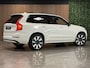 Volvo XC90 T8 AWD Recharge Plus Dark | 360 Camera | Harman Kardon | 455pk | Crystal White | Adaptieve Cruise Control | Stoelverwarming voor+achter | Stuurwielverwarming | Schuifdak | Full LED Meesturende koplampen | Pilot Assist | BLIS Dode Hoek Detectie | Elektrische voorstoelen geheugen | Lederen bekleding | Zitting verlenging voorstoelen | Lederen dashboard | 21 Inch | Google Infotainment | Keyless Drive | Privacy Glass | Elektrisch bedienbare achterklep | Geïntegreerd kinderzitje achterin | Geïntegreerde zongordijnen achterportieren | Verlichte instaplijsten | 7-Persoons | 4-Zone Climate Control | DAB Radio | Apple Carplay/Android Auto | Crystal White Metallic |