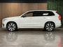 Volvo XC90 T8 AWD Recharge Plus Dark | 360 Camera | Harman Kardon | 455pk | Crystal White | Adaptieve Cruise Control | Stoelverwarming voor+achter | Stuurwielverwarming | Schuifdak | Full LED Meesturende koplampen | Pilot Assist | BLIS Dode Hoek Detectie | Elektrische voorstoelen geheugen | Lederen bekleding | Zitting verlenging voorstoelen | Lederen dashboard | 21 Inch | Google Infotainment | Keyless Drive | Privacy Glass | Elektrisch bedienbare achterklep | Geïntegreerd kinderzitje achterin | Geïntegreerde zongordijnen achterportieren | Verlichte instaplijsten | 7-Persoons | 4-Zone Climate Control | DAB Radio | Apple Carplay/Android Auto | Crystal White Metallic |