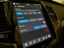 Volvo XC90 T8 AWD Recharge Plus Dark | 360 Camera | Harman Kardon | 455pk | Crystal White | Adaptieve Cruise Control | Stoelverwarming voor+achter | Stuurwielverwarming | Schuifdak | Full LED Meesturende koplampen | Pilot Assist | BLIS Dode Hoek Detectie | Elektrische voorstoelen geheugen | Lederen bekleding | Zitting verlenging voorstoelen | Lederen dashboard | 21 Inch | Google Infotainment | Keyless Drive | Privacy Glass | Elektrisch bedienbare achterklep | Geïntegreerd kinderzitje achterin | Geïntegreerde zongordijnen achterportieren | Verlichte instaplijsten | 7-Persoons | 4-Zone Climate Control | DAB Radio | Apple Carplay/Android Auto | Crystal White Metallic |