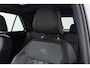 Volkswagen T-Roc 1.5 TSI R-Line | Trekhaak | Panoramadak | Digital Cockpit | CarPlay | Camera | Stoelverwarming |