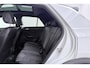 Volkswagen T-Roc 1.5 TSI R-Line | Trekhaak | Panoramadak | Digital Cockpit | CarPlay | Camera | Stoelverwarming |
