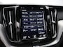 Volvo XC60 B5 250PK Mild Hybrid R-Design / Panoramisch Dak / Harman Kardon / 360gr Camera / Parkeerverwarming / Trekhaak / Head Up / BLIS / Adaptive Cruise / 4 Zone Climate Control /