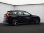 Volvo XC60 B5 250PK Mild Hybrid R-Design / Panoramisch Dak / Harman Kardon / 360gr Camera / Parkeerverwarming / Trekhaak / Head Up / BLIS / Adaptive Cruise / 4 Zone Climate Control /