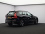 Volvo XC60 B5 250PK Mild Hybrid R-Design / Panoramisch Dak / Harman Kardon / 360gr Camera / Parkeerverwarming / Trekhaak / Head Up / BLIS / Adaptive Cruise / 4 Zone Climate Control /