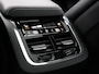Volvo XC60 B5 250PK Mild Hybrid R-Design / Panoramisch Dak / Harman Kardon / 360gr Camera / Parkeerverwarming / Trekhaak / Head Up / BLIS / Adaptive Cruise / 4 Zone Climate Control /