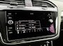 Volkswagen Tiguan 1.5 TSI ACT 150pk DSG Highline Business R | Panoramadak | Trekhaak | Navigatie