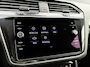 Volkswagen Tiguan 1.5 TSI ACT 150pk DSG Highline Business R | Panoramadak | Trekhaak | Navigatie