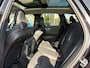 Volvo XC60 2.0 T8 Plug-in hybrid AWD Plus Dark VAN: 52.900,- VOOR: 50.877,-,- UW HERFSTVOORDEEL: 2.023,-| LUCHTVERING| PANO| HARMAN KARDON| MEMORY STOELEN| ACHTERBANK VERWARMD| HUD| 360 CAMERA| RECENT ONDERHOUD GEHAD BIJ VOLVO DEALER\ FABRIEKSGARANTIE|