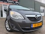 Opel Meriva 1.4 Turbo Cosmo van 2de Eig met trekhaak en parkeersensoren en navigatie en bluetooth en cruise controle en airco