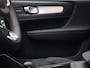 Volvo XC40 2.0 B4 Plus Dark / Trekhaak / Pan. dak / Harman Kardon / 360 camera / Nubuck / Stoel-stuur+voorruitverwarming