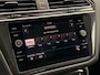 Volkswagen Tiguan 2.0 TSI 4Motion R-LINE 220PK | ACC | Pano | Stoelmassage | 20 inch | Stoel/Stuurverwarming | Achteruitrijcamera | Apple Carplay |