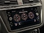 Volkswagen Tiguan 2.0 TSI 4Motion R-LINE 220PK | ACC | Pano | Stoelmassage | 20 inch | Stoel/Stuurverwarming | Achteruitrijcamera | Apple Carplay |