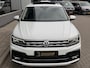 Volkswagen Tiguan 2.0 TSI 4Motion R-LINE 220PK | ACC | Pano | Stoelmassage | 20 inch | Stoel/Stuurverwarming | Achteruitrijcamera | Apple Carplay |