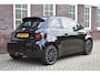 Fiat 500e 42KWh La Prima/SOH 95.2% Panoramadak/Leer/JBL Speaker/ Active cruise control/17"lmv/Apple car play Wij zijn op afspraak geopend! Graag bellen voor uw komst.