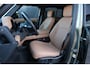 Land Rover Defender 110 P300e X-Dynamic HSE | HNP € 126060,- | Caraway | Elec Trekhaak | 22'' | Body wrap Britisch Racing green