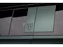 Land Rover Defender 110 P300e 110 X-Dynamic SE | HNP € 124.424,- | 6-Zits | Elec Trekhaak | Mat Groene wrap | Octa Style Velgen