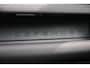 Land Rover Defender 110 P300e 110 X-Dynamic SE | HNP € 124.424,- | 6-Zits | Elec Trekhaak | Mat Groene wrap | Octa Style Velgen