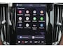 Volvo XC60 T8 Recharge AWD Ultimate Dark - Panorama/schuifdak - IntelliSafe Assist & Surround - 360º Camera - Bowers & Wilkins audio - Adaptieve LED koplampen - Verwarmde voorstoelen, stuur & achterbank - Parkeersensoren voor & achter - Elektr. bedienb. voorstoelen met geheugen - Geventileerde voorstoelen - Head up display - Draadloze tel. lader - Standkachel - Extra getint glas - 20' LMV