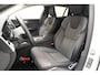 Volvo V60 2.0 B3 Core Aut. [ LED Adapt.cruise Stoelverwarming voor en achter ]