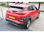 Hyundai Kona Electric EV Fashion 64 kWh NL Auto/Apple carplay/Warmtepomp/Achteruitrijcamera/Lane assist/Adaptieve cruise control/Dodehoek assistent/DAB