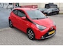 Toyota Aygo 1.0 VVT-i x-joy Automaat Nederlandse auto/Apple carplay/Achteruitrijcamera/Climate control/DAB Radio/Licht metalen velgen