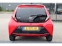 Toyota Aygo 1.0 VVT-i x-joy Automaat Nederlandse auto/Apple carplay/Achteruitrijcamera/Climate control/DAB Radio/Licht metalen velgen