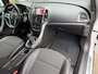 Opel Astra 1.4 Turbo Cosmo / bj.2011 / kleur: wit / 5 deurs / navigatie / trekhaak / sportvelgen / APK 03/2027 / NAP 259731 km.