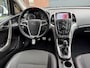 Opel Astra 1.4 Turbo Cosmo / bj.2011 / kleur: wit / 5 deurs / navigatie / trekhaak / sportvelgen / APK 03/2027 / NAP 259731 km.
