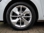 Renault Clio 1.2 TCe 120 Limited / DEALER ONDERHOUDEN / NL AUTO / NAVI / PDC A / PRIVACY GLASS / BLUETOOTH / DAB / RADIO / KEYLESS / CRUISE / ARMSTEUN / 16'' LMV