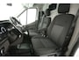 Ford Transit 2.0 TDCI 170PK L2H2 | 3500KG Trekgew. | Trekhaak | Airco | Cruise | Camera | Carplay | 3 Zits
