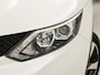 Nissan Qashqai 1.2 N-Connecta (PANORAMADAK, NAVIGATIE, 360 CAMERA, GETINT GLAS, SPORTSTOELEN, CRUISE, TREKHAAK, NIEUWSTAAT)